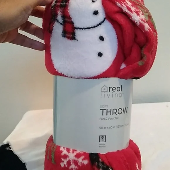 B- BUY NOW- NWT real living Soft Throw - Picture 5 of 8